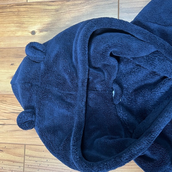 Gap kids (size 5) bathrobe - Picture 2 of 3
